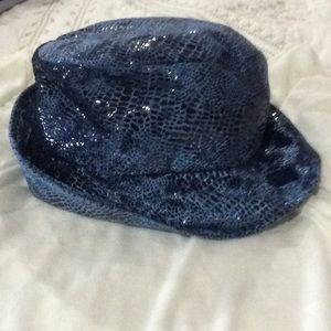 BLUE & BLACK VELOUR HAT